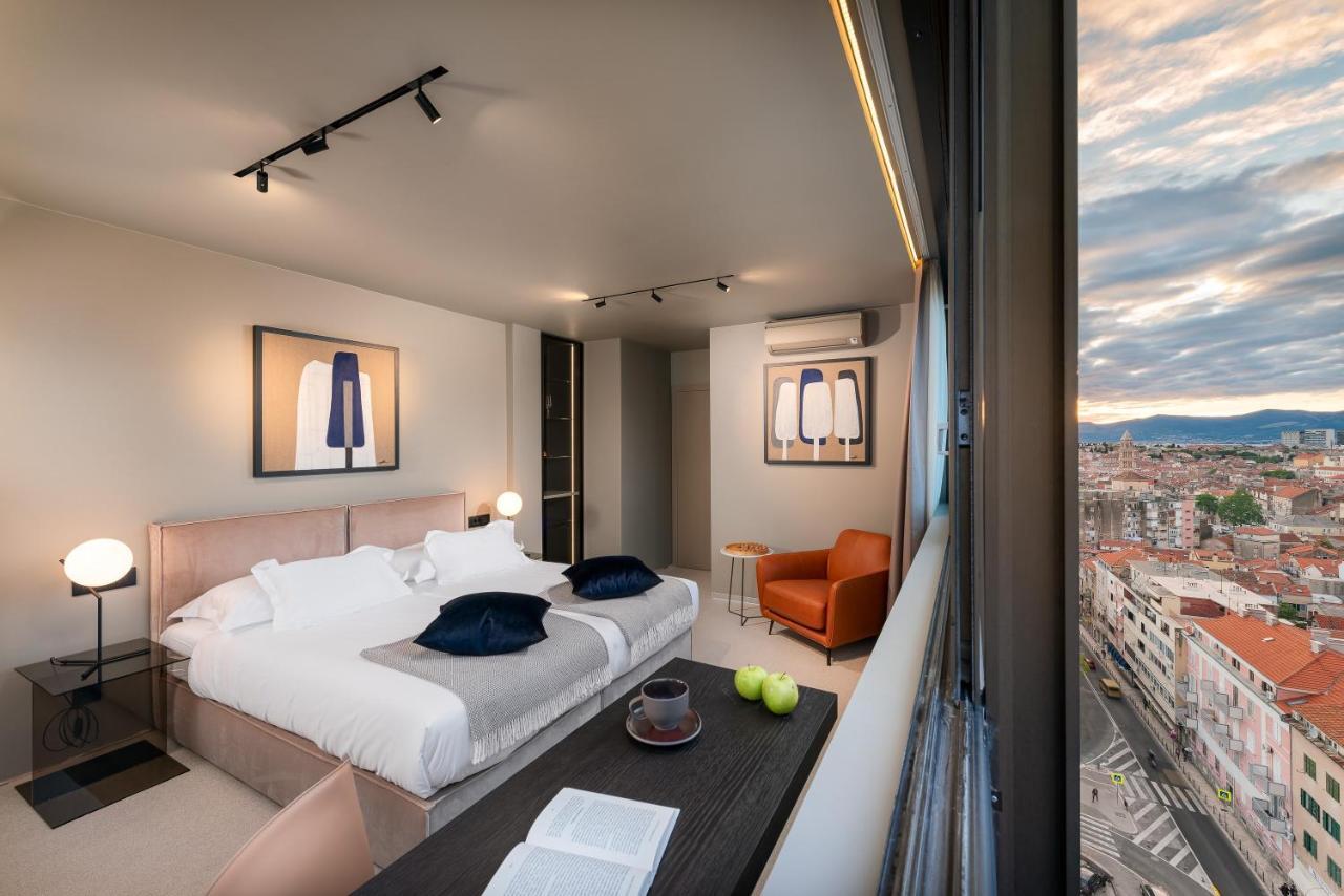 Gasthuis Royal Suites-sky 4*